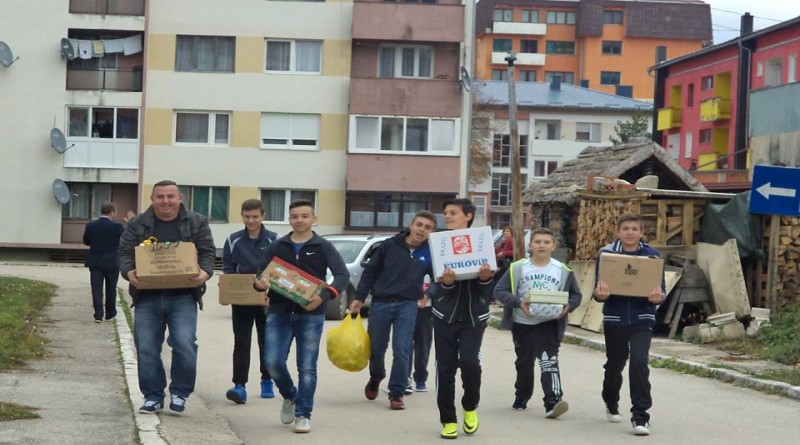 Osnovci iz Priluke darovali Pučku kuhinju u Glamoču
