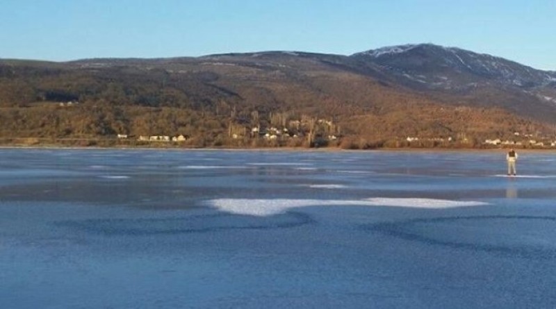 Čarobni prizori: Led okovao Buško jezero