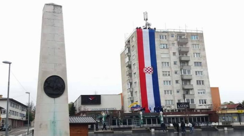 Dvadesetpeta obljetnica obrane Livna: Izvješena zastava hrvatskoga naroda u BiH duga 25 metara