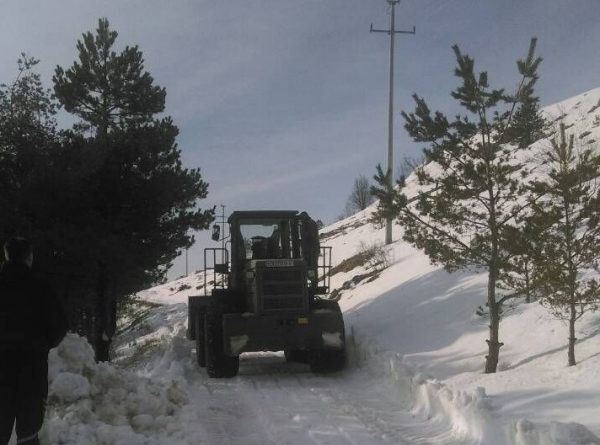 Nanosi snijega i do četiri metra: Vojska se nije uspjela probiti do sela Tiškovac