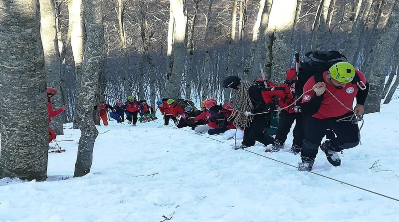 Pripadnici GSS-a i vatrogasci spašavali zametene putnike na Blidinjskom jezeru