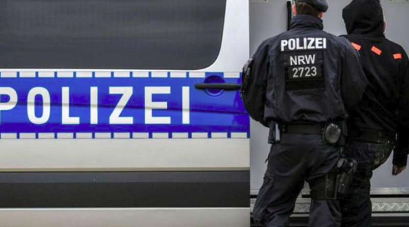 NJEMAČKA: Državljanin BiH u tržnom centru krao markiranu robu, a vozi Porsche