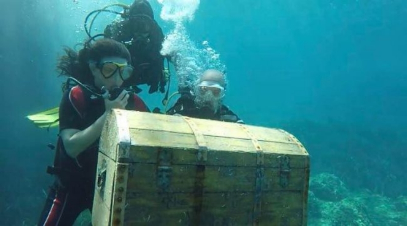 Par u moru kod Pelješca našao škrinju, djevojka nije vjerovala šta je u njoj
