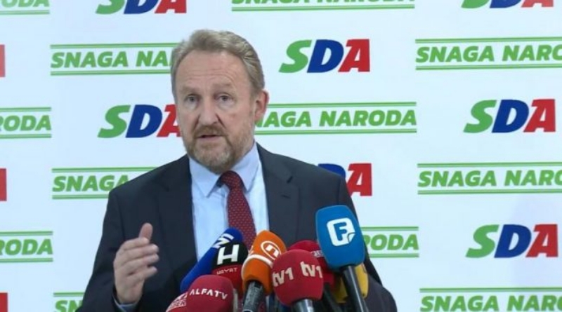 Izetbegović Hrvatima: Ne stavljajte okove četiri puta brojnijem narodu, organizirat ćemo se i razbiti ih