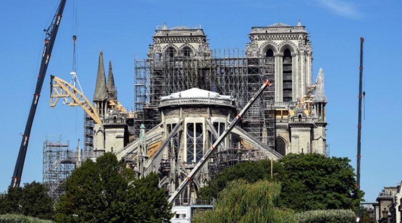 Pariz: Počelo suđenje pripadnicama ISIL-a za katedralu Notre Dame