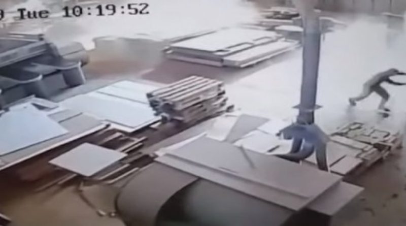 VIDEO - PANIKA: Radnici bježe iz tvornice u Mostaru zbog potresa