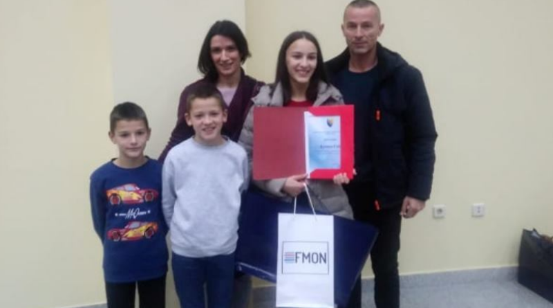 FOTO/ČESTITAMO: KARMEN ČUIĆ iz Brišnika među najboljim učenicima u F B i H!
