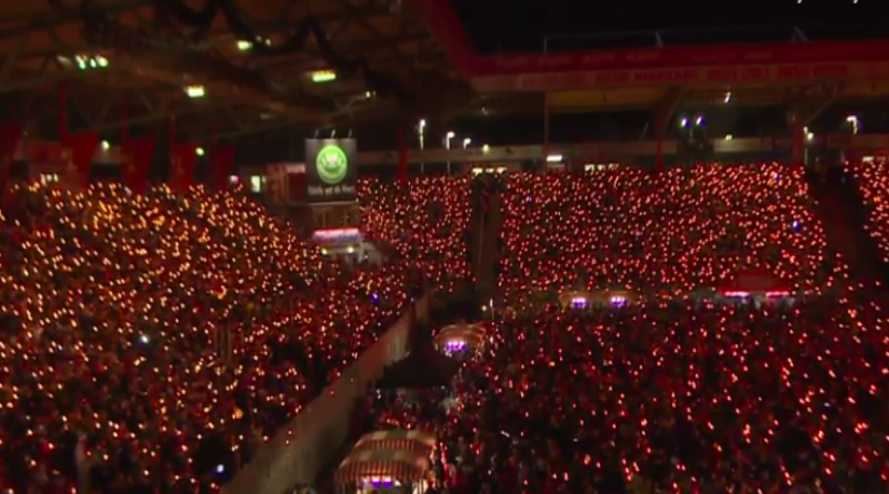 Božićna proslava za pamćenje: 28.000 navijača Union Berlina se okupilo i pjevalo božićne pjesme (VIDEO)