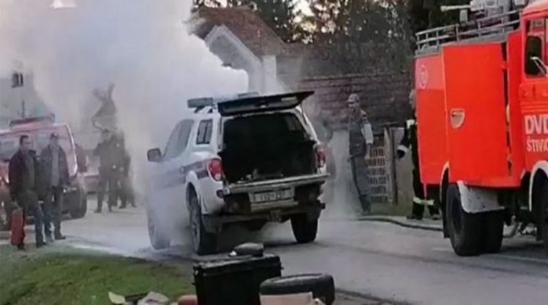Policajci jurili migrante pa im se usred vožnje zapalio auto