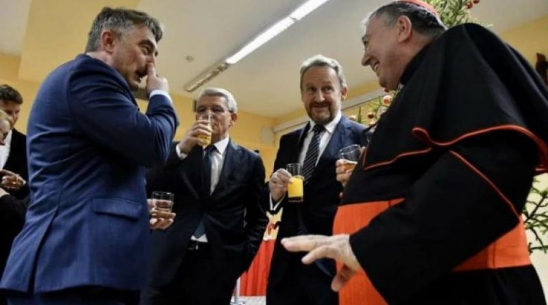 Je li uzoriti kardinal Puljić prodao Hrvate Komšiću