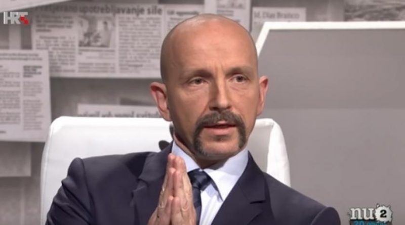 Aleksandar Stanković pokazao što mu je gledatelj iz Tuzle poslao na Božić
