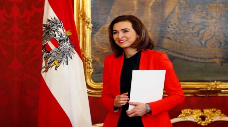 Ministrica u Austriji podrijetlom iz Tuzle želi izbaciti kršćanske simbole iz javnosti