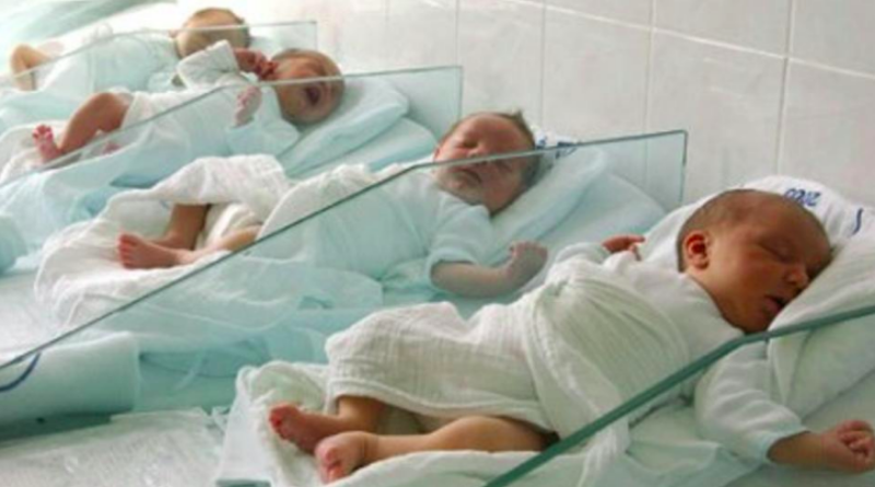 PORAZNI PODACI Opada broj beba rođenih za Novu godinu, odlaze generacije koje mogu rađati