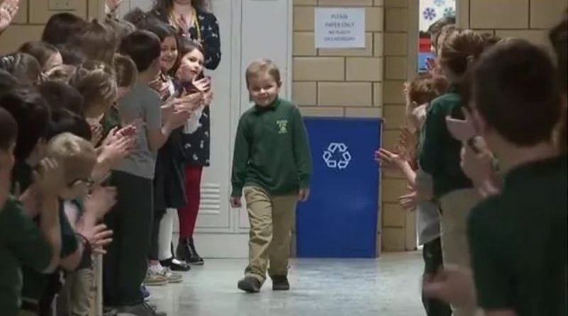 Ovako su prijatelji dočekali dječaka koji je pobijedio leukemiju