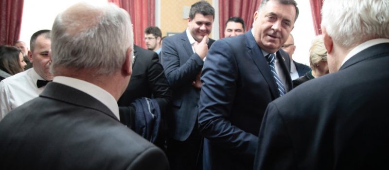 Dodik Inzku: Šta ćeš ti ovdje? Inzko Dodiku: Ja sam Tito!