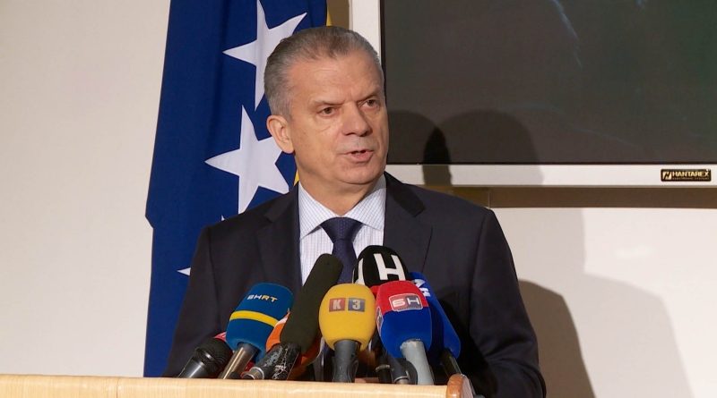 'ja se zovem Muhamed Ali, šta mi ti možeš' RADONČIĆ: Mogu da te uhitim dok ne dokažeš ko si, šta si i šta tražiš u ovoj zemlji"