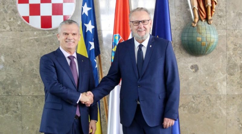 Razgovarali Radončić i Božinović: Slijedi deblokada 700 kamiona s robom