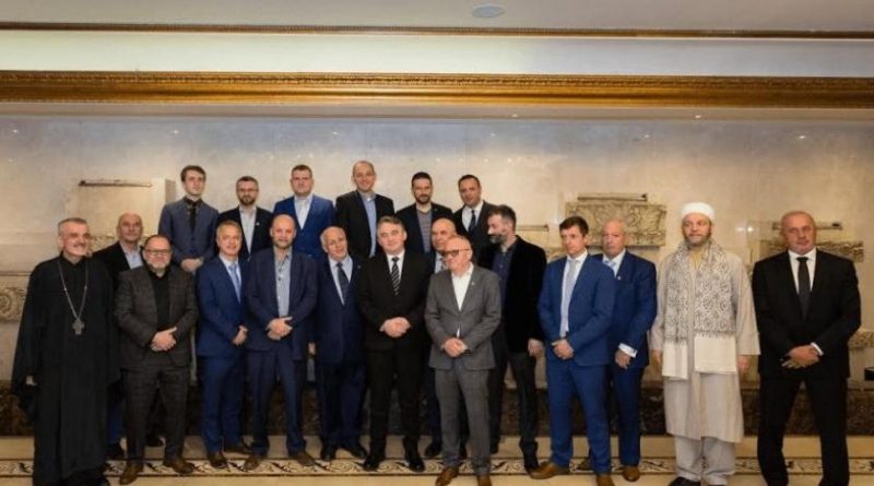 SKANDAL O KOJEM SE ŠUTI Kako je Komšić izvrijeđao Hrvate u Kanadi