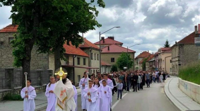 TOMISLAVGRAD: Tjelovo obilježeno procesijom