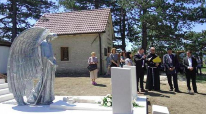 U Livnu otkriveno spomen-obilježje slikaru Gabrijelu Jurkiću i supruzi Štefaniji