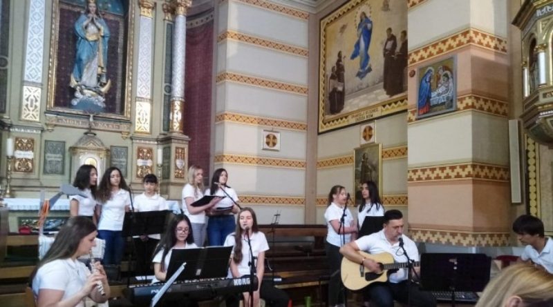 Livnjaci uživali u duhovnoj glazbi zbora VIS Gloria