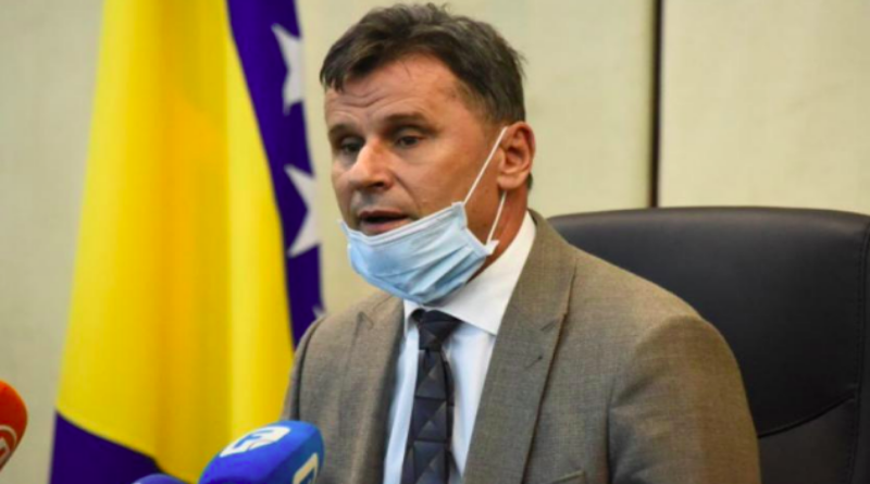 Premijer Fadil Novalić vidno potresen nakon vijesti o smrti ministra Bukvarevića