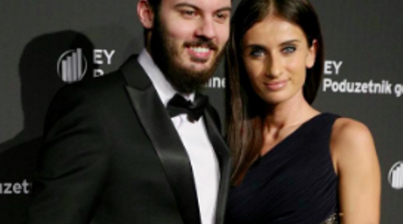 LIVANJSKA LJUBAV Zaručio se Mate Rimac i objavio fotku s budućom suprugom, nastalu prije 15 godina
