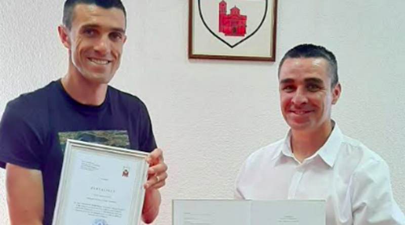 NAKON 100. GOLA U HNL-u: Krstanović u rodnom Tomislavgradu, uručena mu zahvalnica za suradnju, isticanje i promociju Tomislavgrada