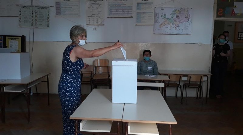 Glasovanje u Livnu protiče bez problema