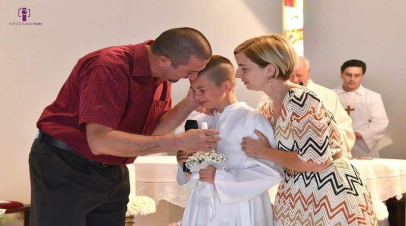 LIVNO: Emotivni događaj u životu malog Bože natjerat će i vas na suze!