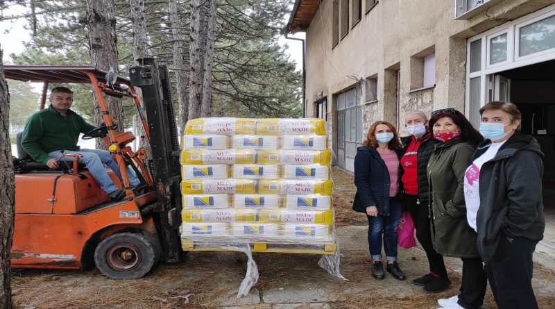 Suradnja FUCZ, deminerke iz Livna i organizacije Pomozi.ba rezultirala donacijom 7,5 t brašna