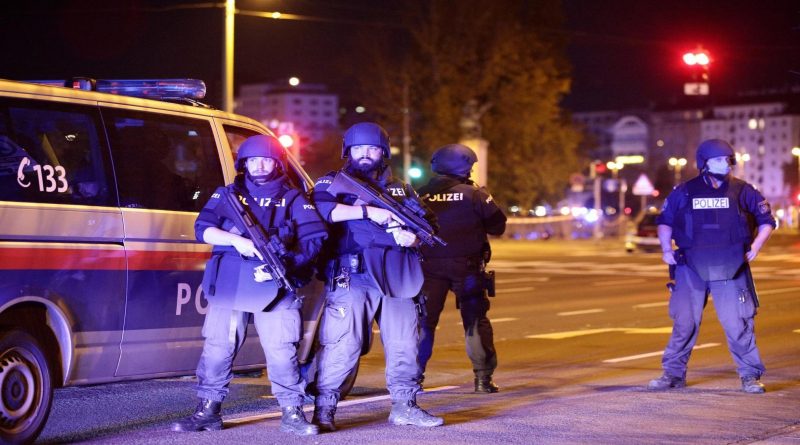 BEČ: Četvero mrtvih u napadu. Policija upala u stan ubijenog napadača, razvalili ga eksplozivom