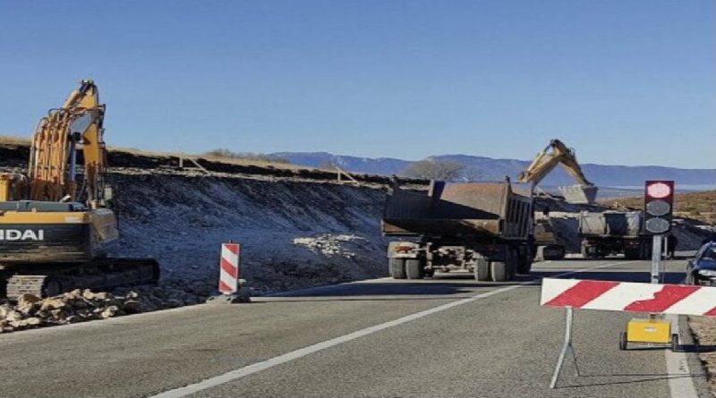 Livnoputevima iz rezervoara ukrali 950 litri goriva