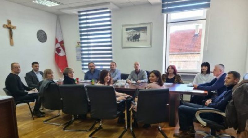 NAČELNIK TOMISLAVGRADA SE SASTAO S RAVNATELJIMA OSNOVNIH I SREDNJIH ŠKOLA
