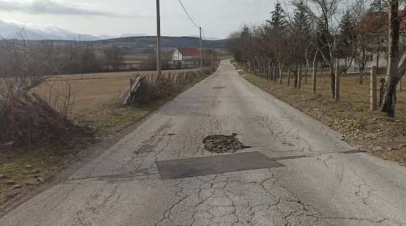 MZ VIDOŠI: A imaju se obraza pred izbore slikati ispred škole u Vidošima!?