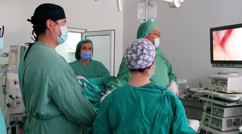 PRVA LAPAROSKOPSKA OPERACIJA DEBELOG CRIJEVA U ŽUPANIJSKOJ BOLNICI LIVNO