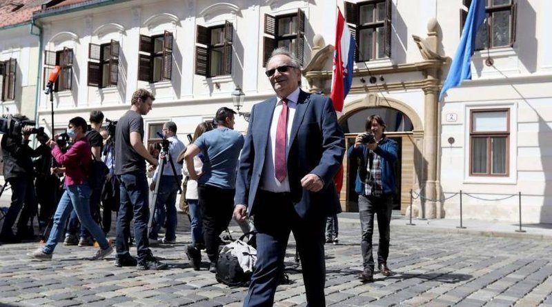 Milanović vratio Glavašu ratna odlikovanja koja mu je 2010. oduzeo Josipović