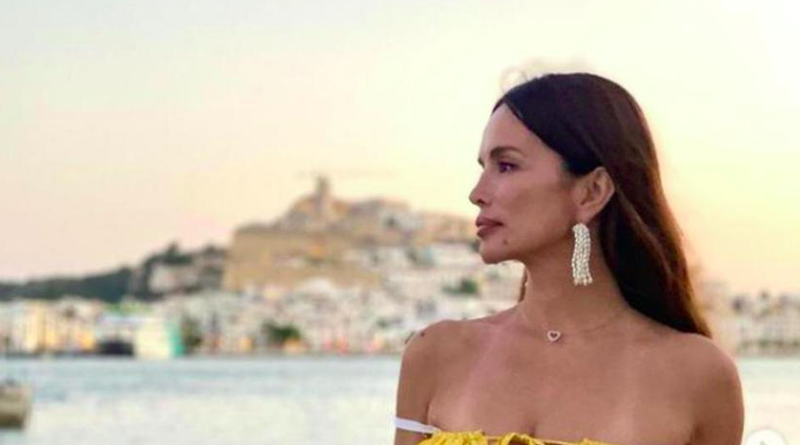 Severina objavila video s mora, pažnju ukrao 'nestašan' ogrtač koji je otkrio bujni dekolte