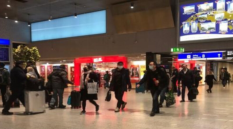 Nakon što su se vratili iz BiH, obitelj s djetetom izbačena iz aviona zbog maske