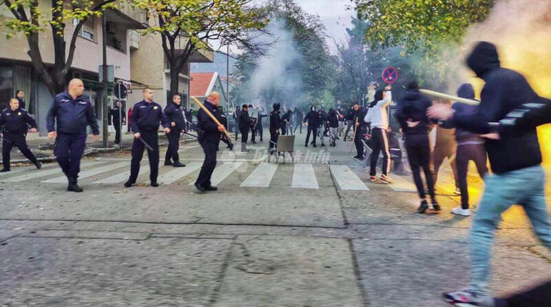 Video sukoba u Mostaru: Policija puca kako bi rastjerala huligane