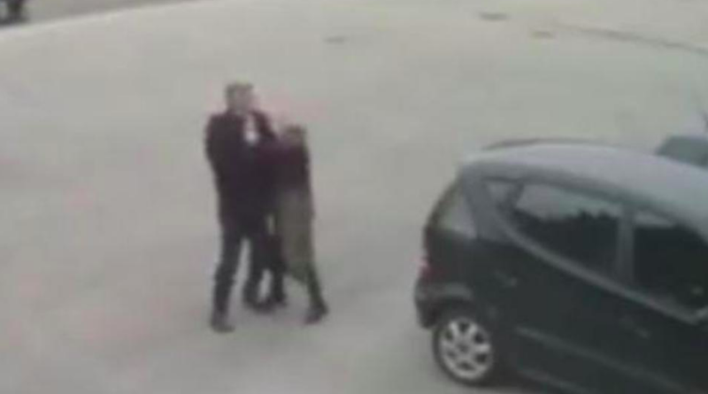 Žena rukama i nogama udarala muškarca