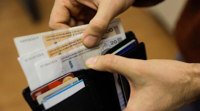 Prosječna neto plaća u BiH u listopadu 1.007 KM, godišnji rast 4,8 posto