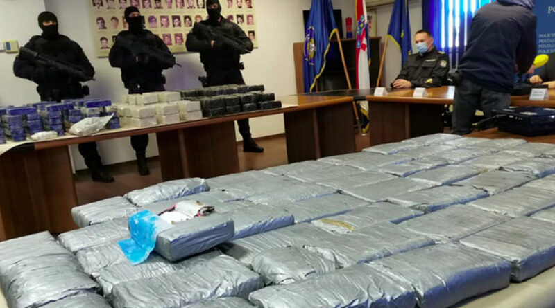 VIDEO Policija u Pločama našla rekordne količine heroina. Drugi brod krcat kokainom