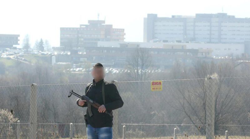 Načelnik policije u Prijedoru upucan s leđa kada je krenuo na posao