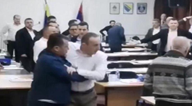 Tučnjava u gradskom vijeću: Dvojica uhićena, objavljena snimka
