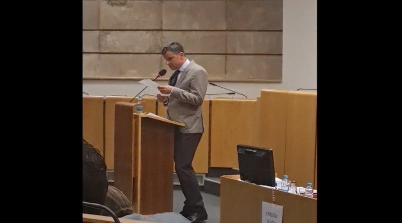 Video: Novalić uspoređuje cijene: Jaja 3,10 KM, fileti 8,10, naranče nisu važne…