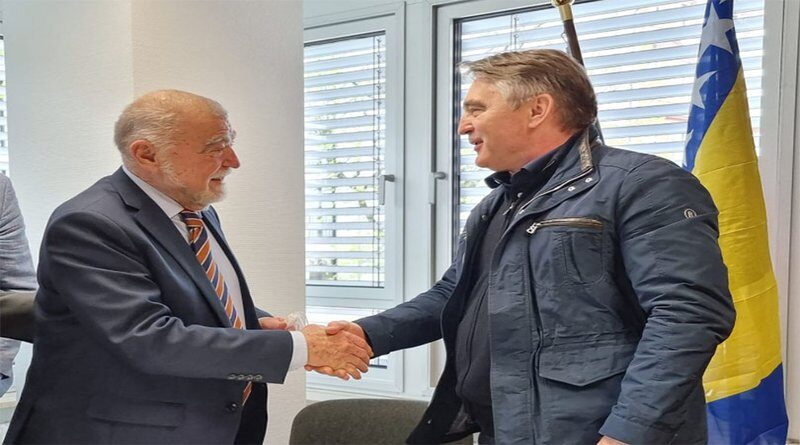Susret Komšića i Mesića: Jedino rješenje je građanska država