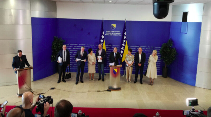 Arnaut: Pravosuđe u BiH u sprezi je s politikom, predloženo 15 preporuka