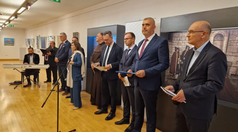 U Sveučilišnoj galeriji u Splitu otvorena izložba „Duvno polje – kraljevsko prijestolje“ posvećena kralju Tomislavu