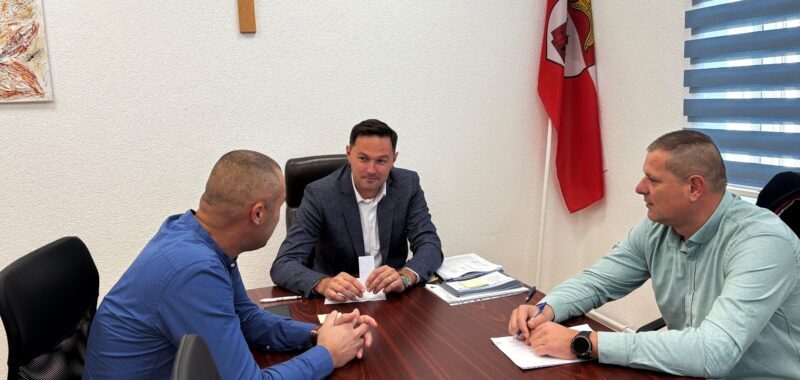 Duvanjsko polje bi moglo dobiti pistu za zrakoplove Air Tractor!
